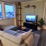 Sjarmerende Sentralt I Stokke Apartament